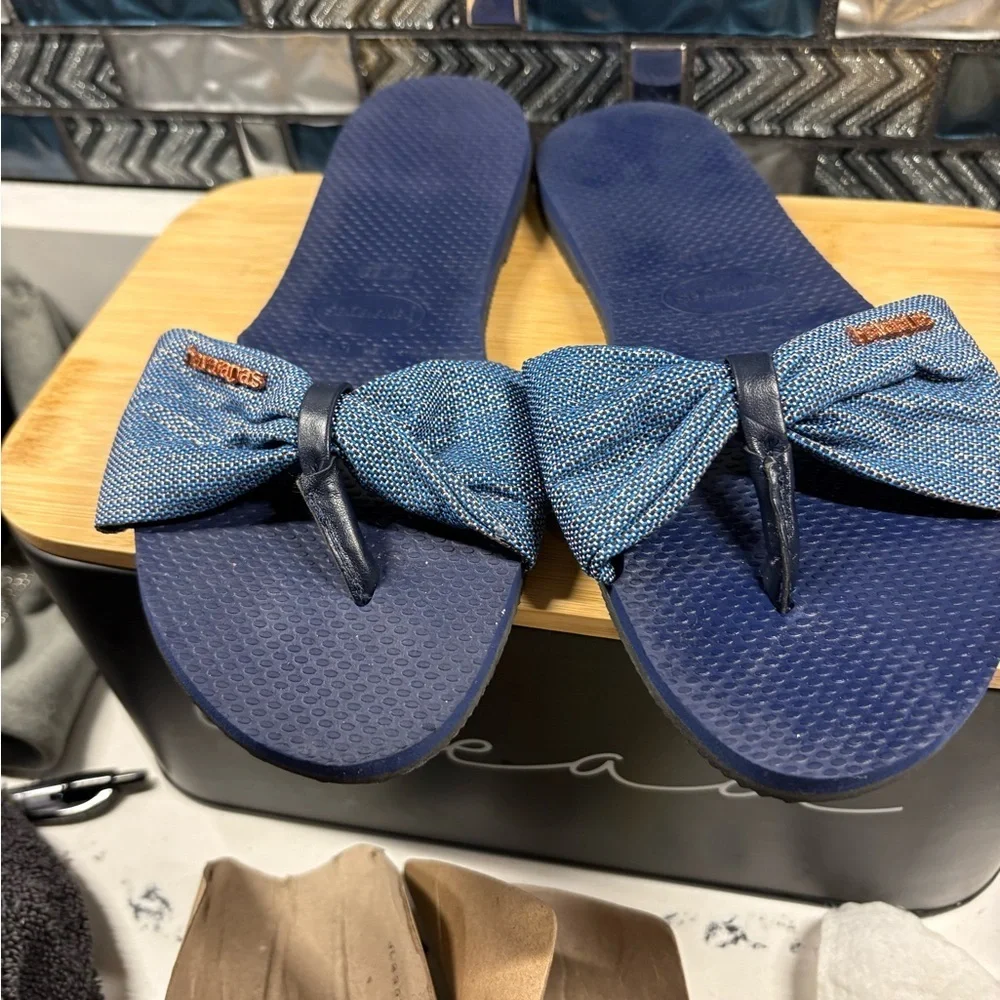 Havaianas Blue and Tan Bow Sandals